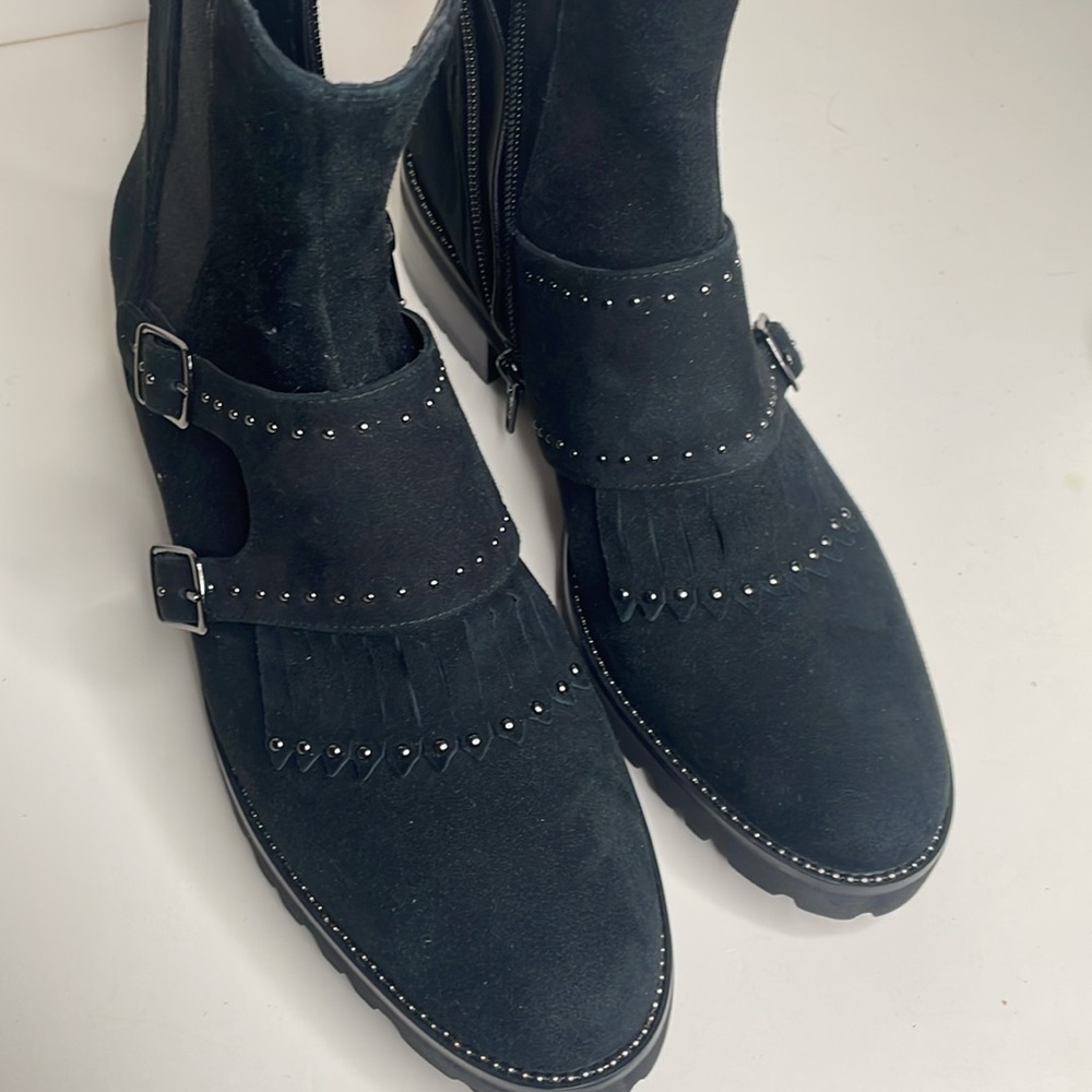 Vaneli M black suede leather kiltie ankle boot with silver toned studs, size 8N - Picture 2 of 11